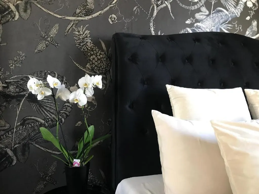 Lippi 42 Guest House Single Room'S In Villa With Garden Milan 0*,  Italy